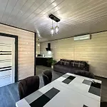 Gray House Kryvorivnya