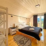 Сasa de vacaciones Gray House Kryvorivnya
