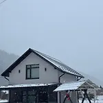 Gray House Kryvorivnya Сasa de vacaciones *