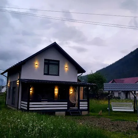 Gray House Kryvorivnya 韦尔霍维纳
