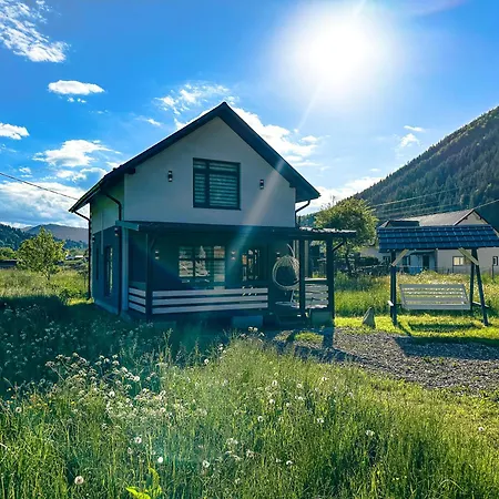 Gray House Kryvorivnya 韦尔霍维纳
