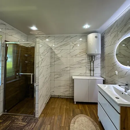 Gray House Kryvorivnya